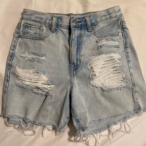 American Eagle high waisted women’s jean shorts